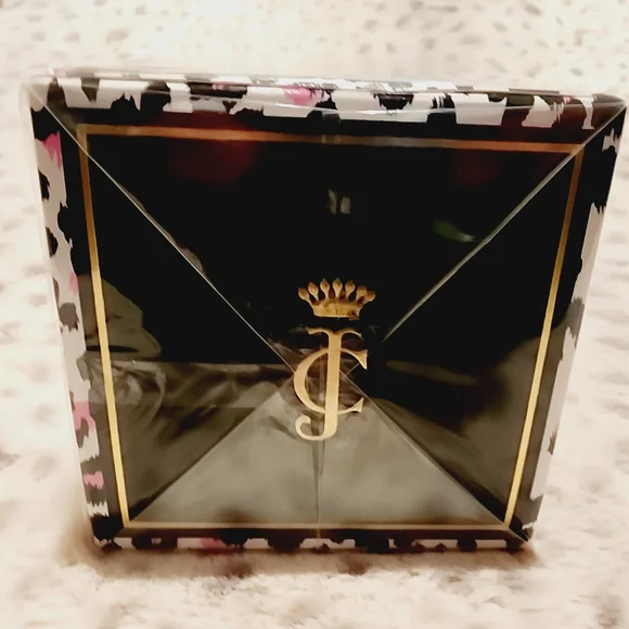 I love Juicy Couture Eau De Parfum Spray 3.4 Oz./ 100 Ml for Women - Picture 13 of 15